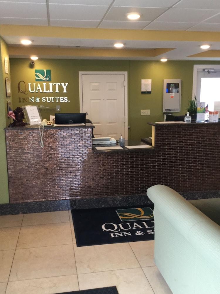Quality Inn & Suites Glenmont - Albany South Bagian luar foto
