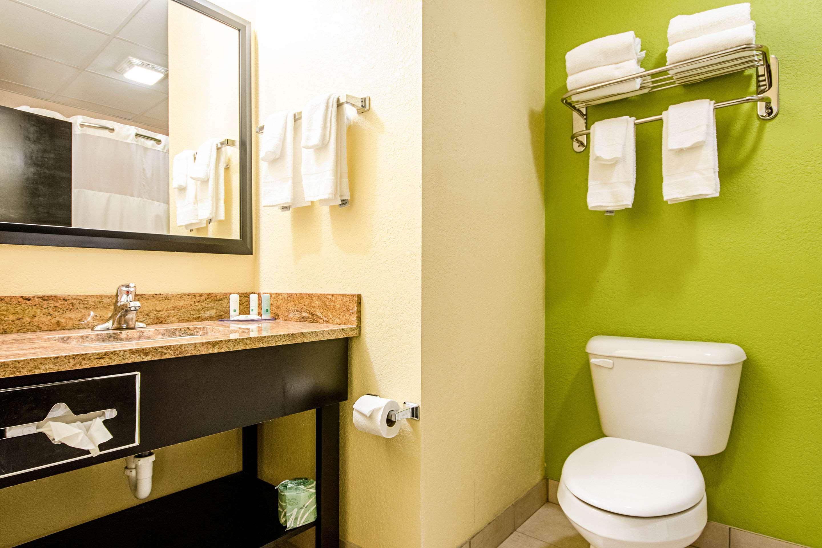 Quality Inn & Suites Glenmont - Albany South Bagian luar foto