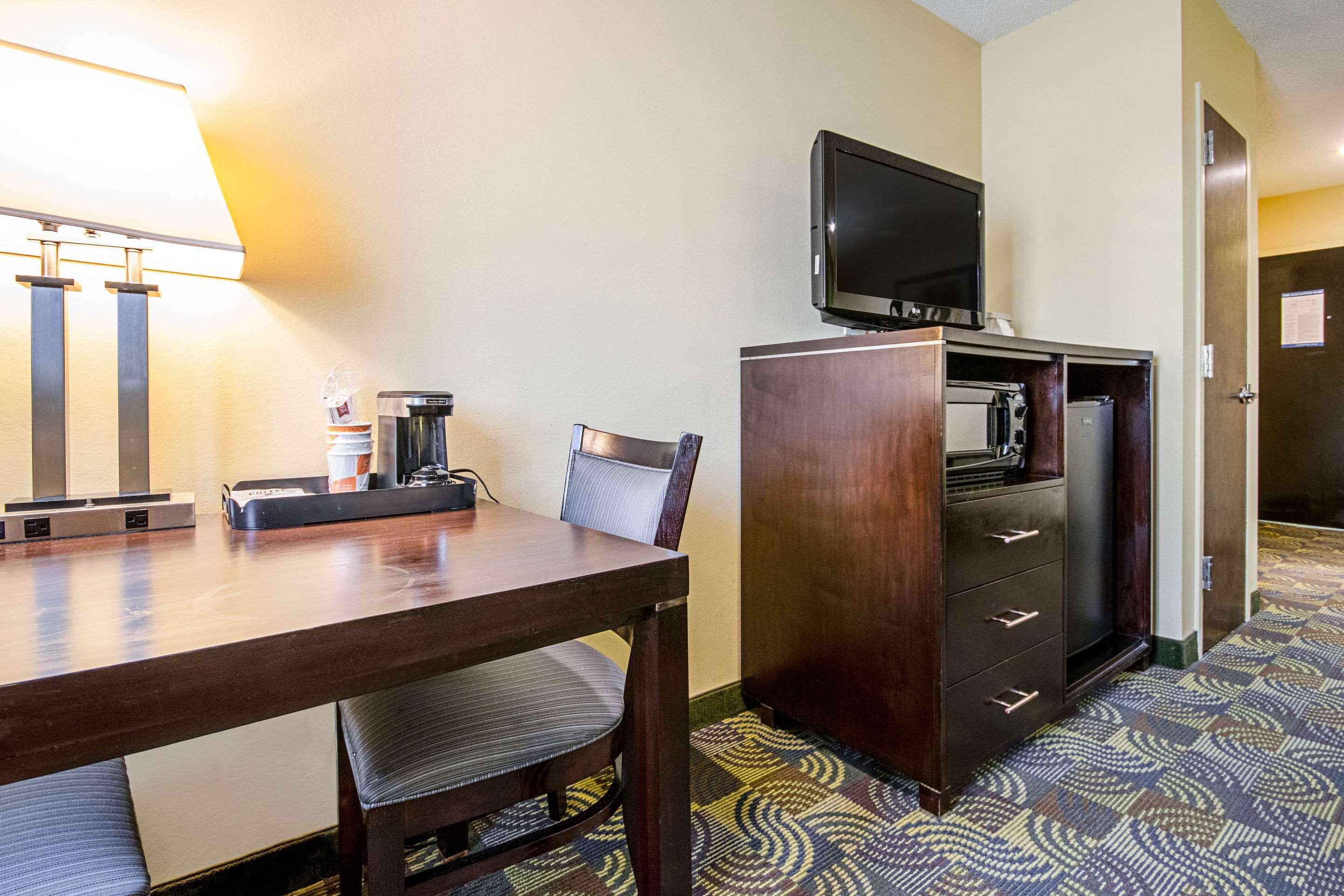 Quality Inn & Suites Glenmont - Albany South Bagian luar foto