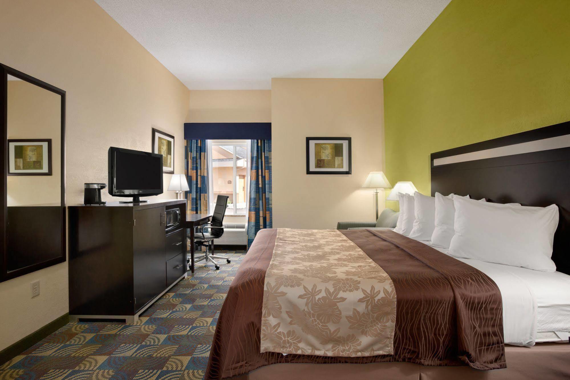 Quality Inn & Suites Glenmont - Albany South Bagian luar foto